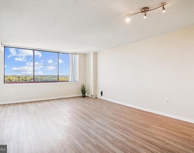 10101 Grosvenor Place - Photo Thumbnail 18