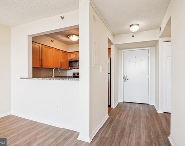 10101 Grosvenor Place - Photo Thumbnail 10