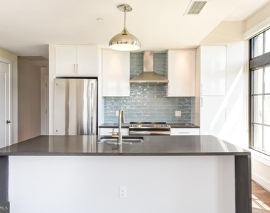 901 H Street Ne - Photo Thumbnail 2