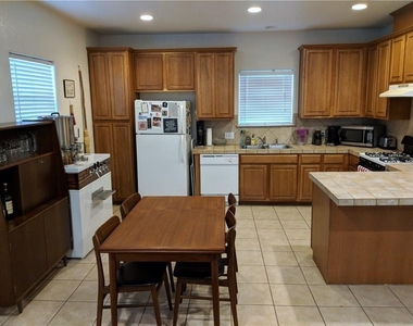 5501 Duval B St - Photo Thumbnail 2