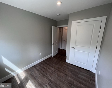 447 Orange Street Se - Photo Thumbnail 2