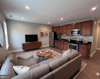447 Orange Street Se - Photo Thumbnail 13