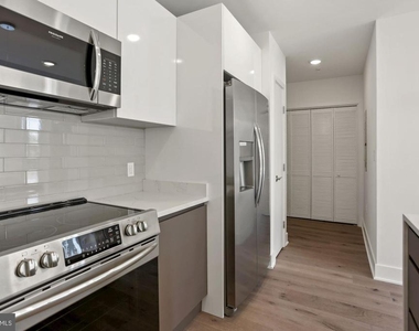 2027 Rhode Island Avenue Ne - Photo Thumbnail 4