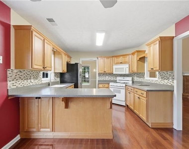 1632 Cagle Court - Photo Thumbnail 14