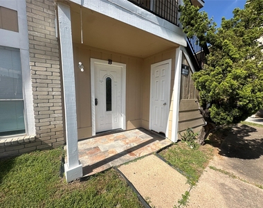 11506 Meadow Pines Court - Photo Thumbnail 11