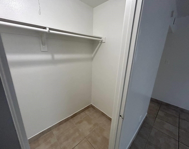 1010 S Wayside Drive - Photo Thumbnail 34