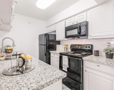 8162 Richmond Avenue - Photo Thumbnail 1