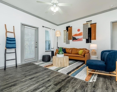 9914 W Military Drive - Photo Thumbnail 9