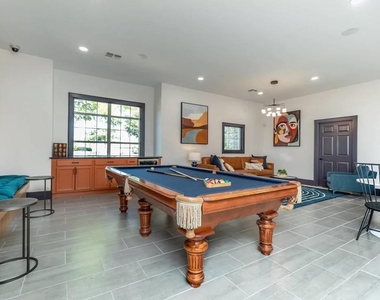 9914 W Military Drive - Photo Thumbnail 13