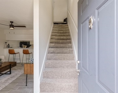 8162 Richmond Avenue - Photo Thumbnail 17