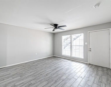 9711 Linkmeadow Lane - Photo Thumbnail 8