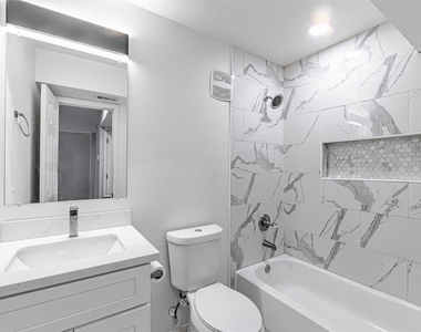 9711 Linkmeadow Lane - Photo Thumbnail 3