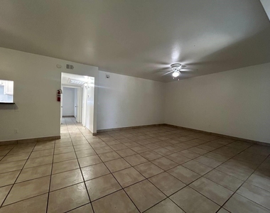 1010 S Wayside Drive - Photo Thumbnail 21