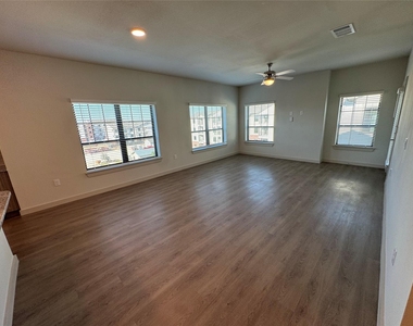 6000 Jones Road - Photo Thumbnail 2
