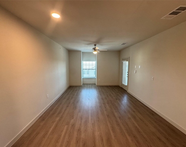 6000 Jones Road - Photo Thumbnail 7