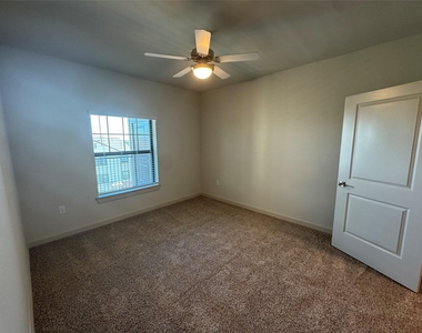 6000 Jones Road - Photo Thumbnail 12