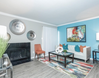 10250 Lands End Drive - Photo Thumbnail 3