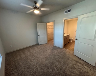 6000 Jones Road - Photo Thumbnail 12
