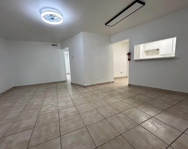 1010 S Wayside Drive - Photo Thumbnail 35