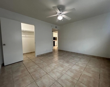1010 S Wayside Drive - Photo Thumbnail 33
