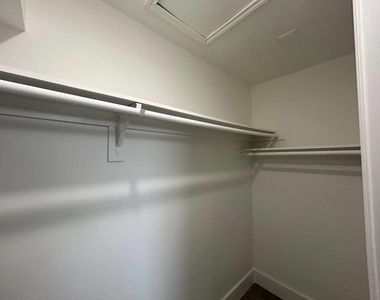 1010 S Wayside Drive - Photo Thumbnail 20