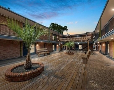 935 Byrne Street - Photo Thumbnail 28