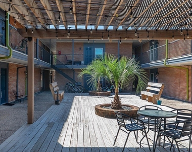 935 Byrne Street - Photo Thumbnail 27