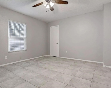 935 Byrne Street - Photo Thumbnail 13