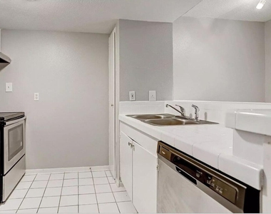 935 Byrne Street - Photo Thumbnail 17