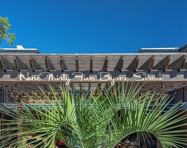 935 Byrne Street - Photo Thumbnail 18