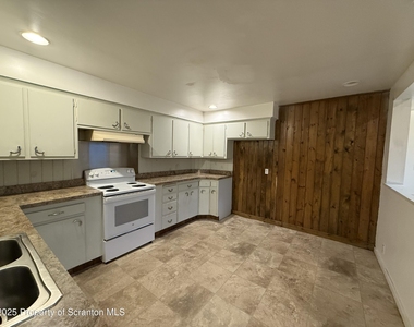 457 Madison Avenue - Photo Thumbnail 3