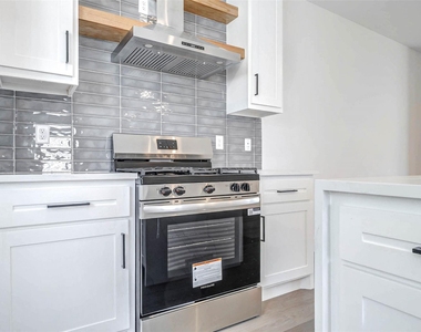 5638 Dolores Street - Photo Thumbnail 9
