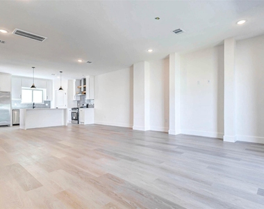5638 Dolores Street - Photo Thumbnail 14