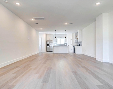 5638 Dolores Street - Photo Thumbnail 15