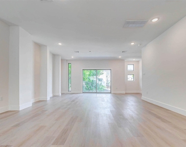 5638 Dolores Street - Photo Thumbnail 12