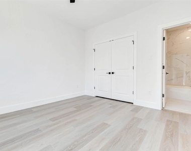 5638 Dolores Street - Photo Thumbnail 18