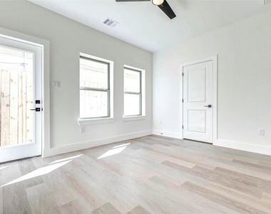 5638 Dolores Street - Photo Thumbnail 17
