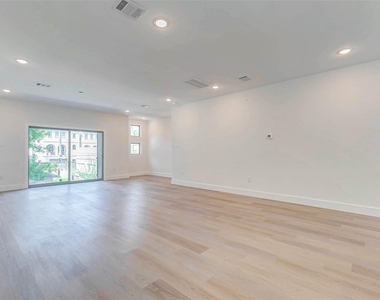 5638 Dolores Street - Photo Thumbnail 11