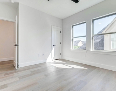 5638 Dolores Street - Photo Thumbnail 19