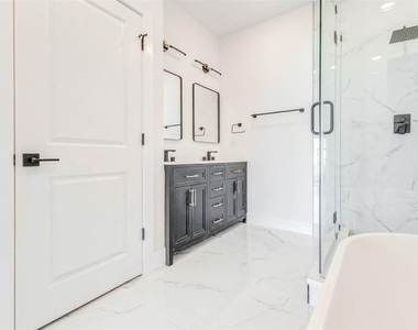 5638 Dolores Street - Photo Thumbnail 28