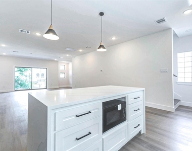 5638 Dolores Street - Photo Thumbnail 6