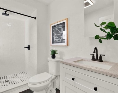 4082 38th Avenue N - Photo Thumbnail 6