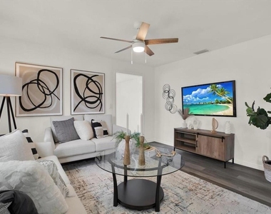 4082 38th Avenue N - Photo Thumbnail 4