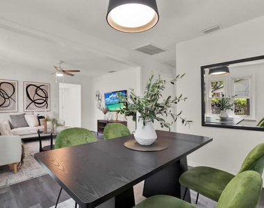 4082 38th Avenue N - Photo Thumbnail 3