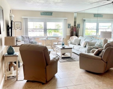 4650 Cove Circle - Photo Thumbnail 9
