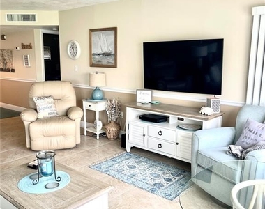 4650 Cove Circle - Photo Thumbnail 11