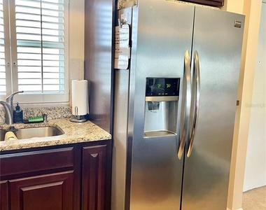 4650 Cove Circle - Photo Thumbnail 5