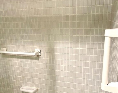 4650 Cove Circle - Photo Thumbnail 24