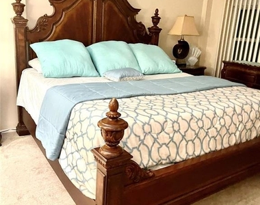 4650 Cove Circle - Photo Thumbnail 17