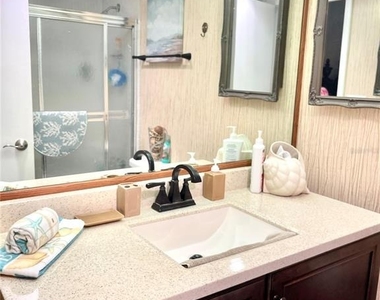 4650 Cove Circle - Photo Thumbnail 23